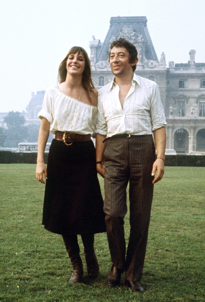 Photographie du chanteur français Serge Gainsbourg et de la chanteuse et actrice britannique Jane Birkin à Paris, octobre 1969. AFP PHOTO RALPH GATTI (Le crédit photo doit se lire RALPH GATTI/AFP via Getty Images)